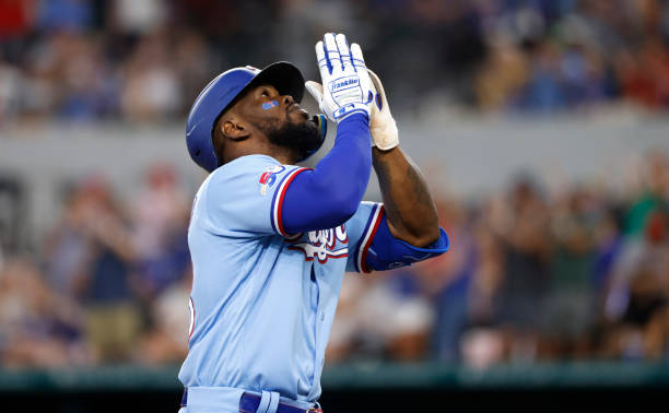 LEADING OFF: Dodgers-Giants, Yankees-Rays, Rangers reeling