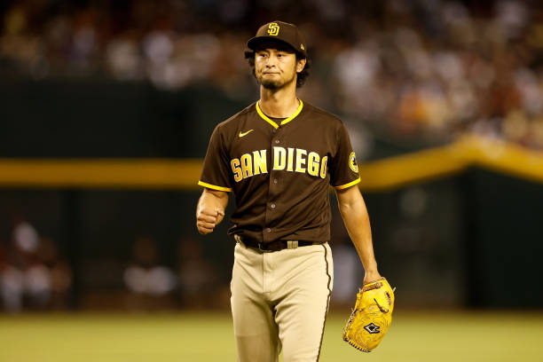 Padres considering return to brown uniforms