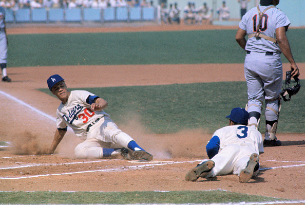 Maury Wills, base-stealing shortstop for Dodgers, dies at 89