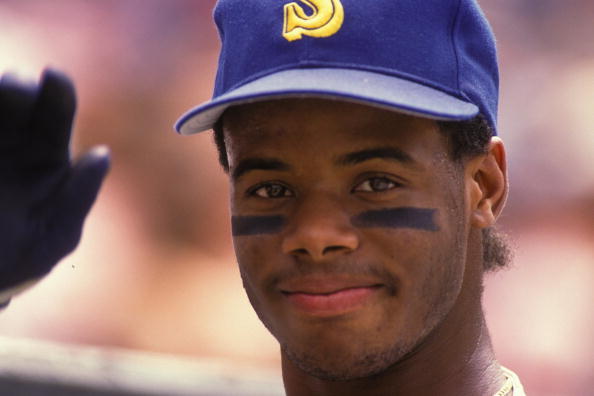 Ken Griffey Jr. Is a photographer at the Arizona Cardinals game