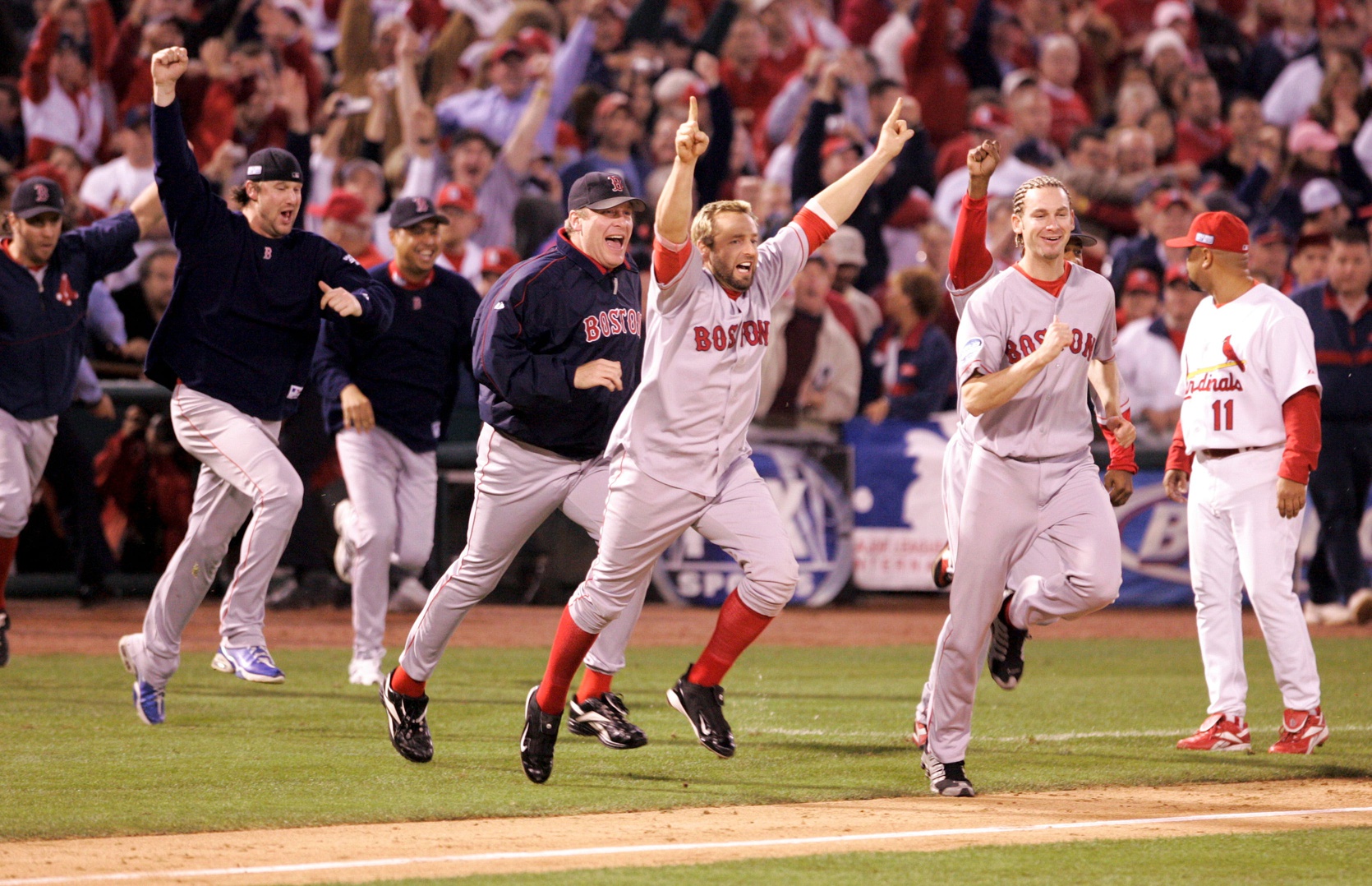 2004 ALCS Gm 4: David Ortiz's walk-off two run homer 