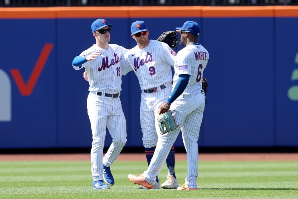 Report: Miami Marlins acquire P David Robertson from New York Mets