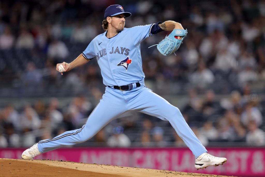 Kevin Gausman reaches 200 strikeouts in Blue Jays' win