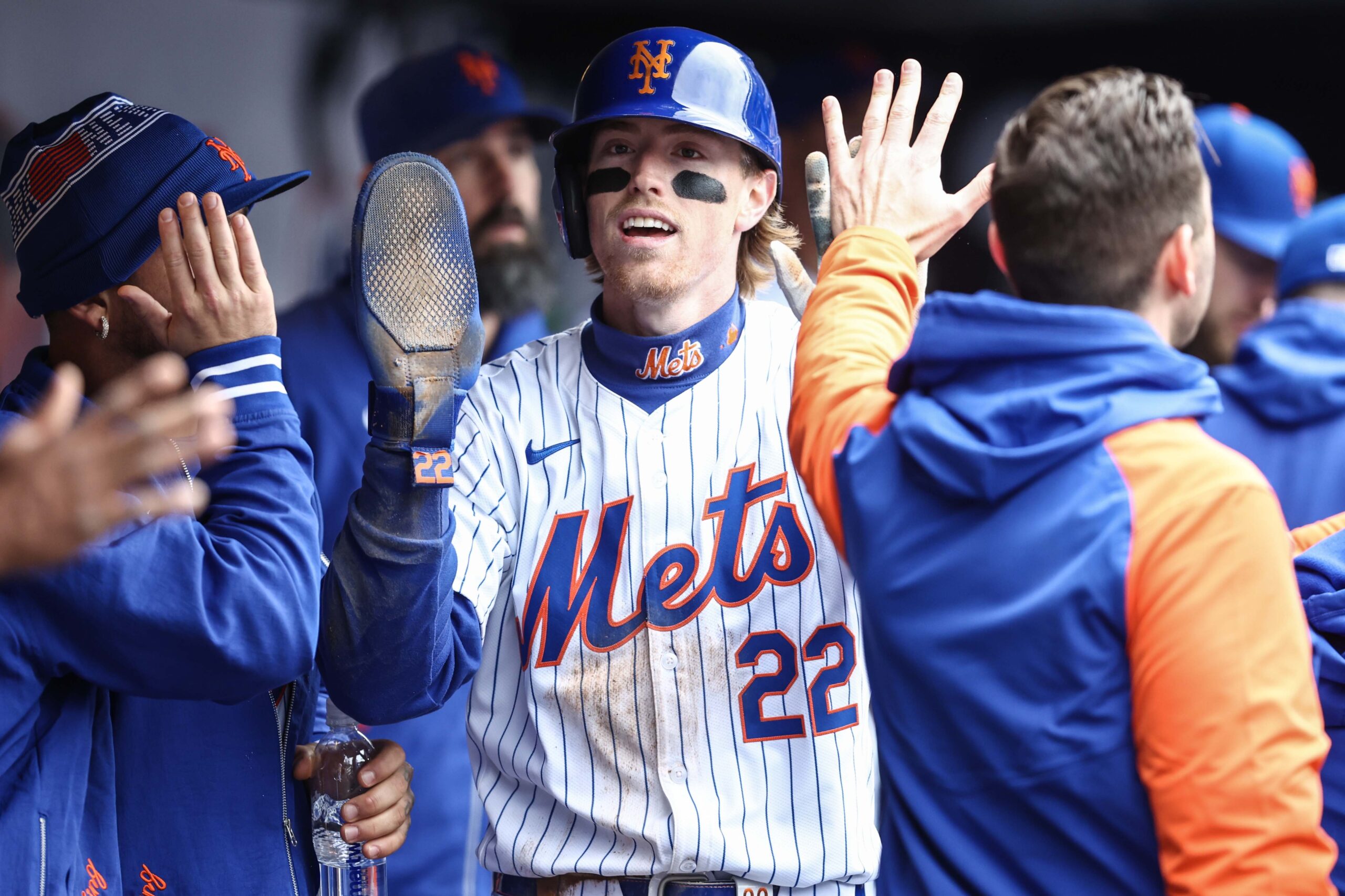 New York Mets Breakout Star Leaves Game Early With Injury