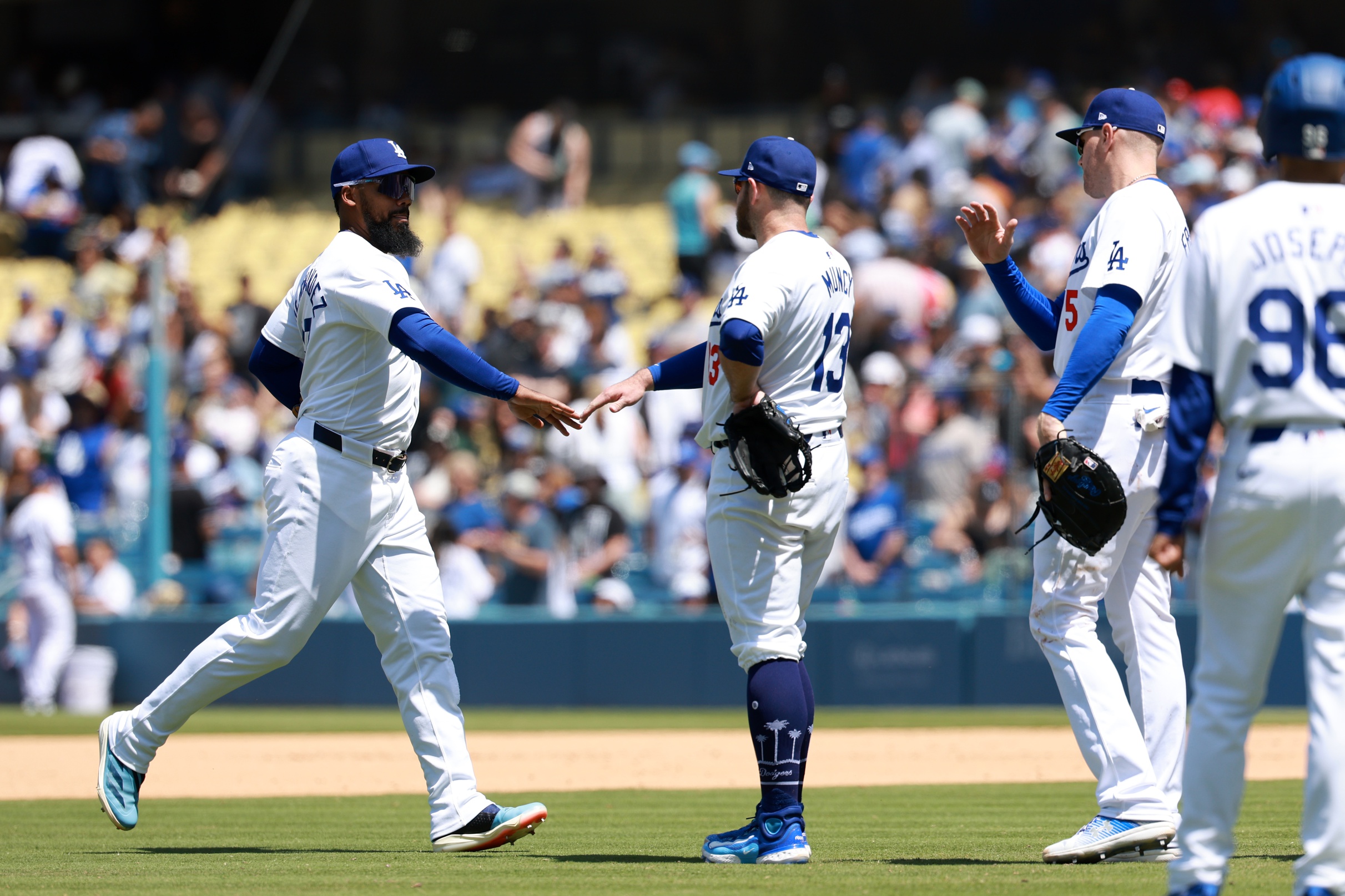 Dodgers Star Leading MLB in Doubles This Season