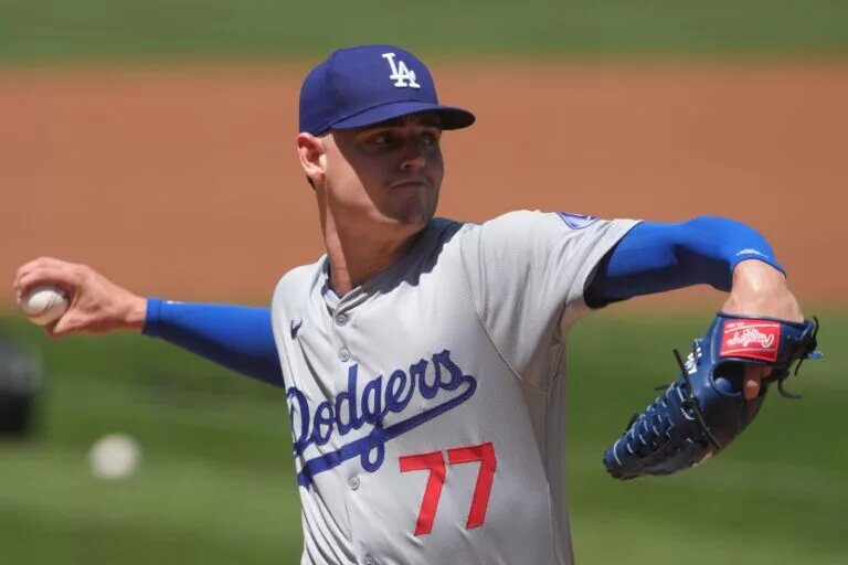 Dodgers pitcher River Ryan warms up