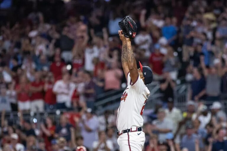 With the season all but lost, the Braves should look to trade closer Raisel Iglesias before the deadline.
