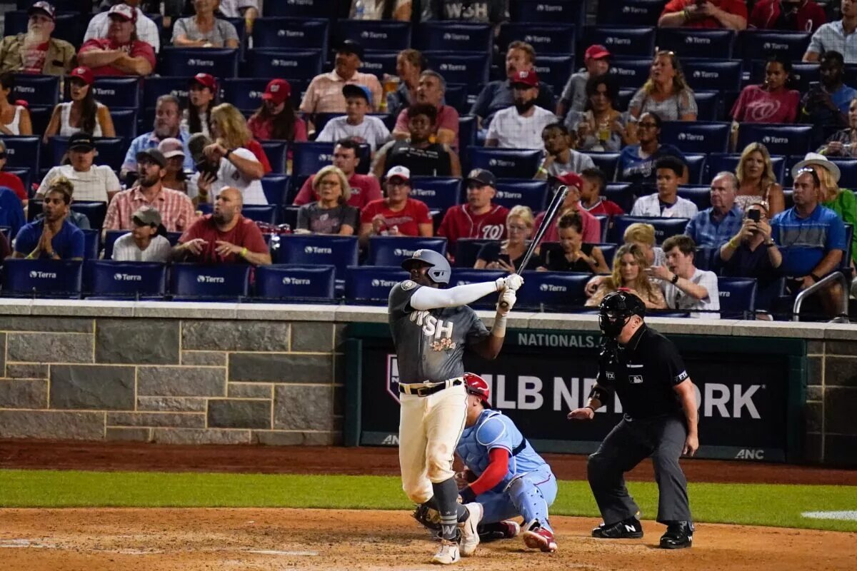 Josh Bell, shown here in his first stint with the Nationals, has reportedly signed a one-year deal to return to DC.