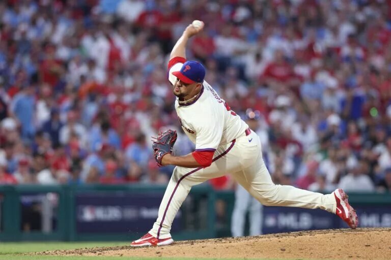 Carlos Estévez has signed a two-year deal with the Royals, bolstering the back end of their bullpen.