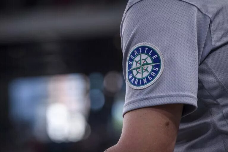 Mariners outfielder Victor Robles is on the injured list, so who can Seattle rely on as replacements?