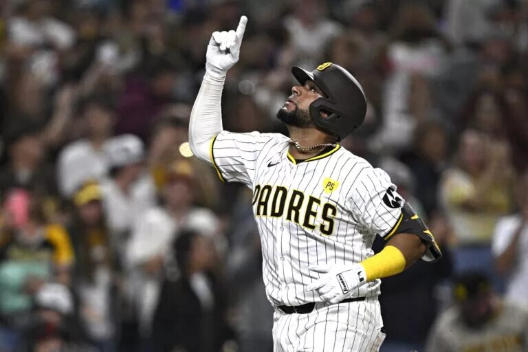 After picking him up late last season, the Padres reportedly re-signed catcher Elias Díaz to a one-year deal on Tuesday.