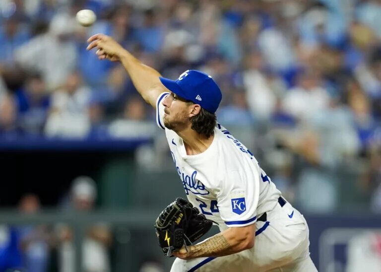 Michael Lorenzen has reportedly signed a one-year, $7 million contract to stay with the Royals.