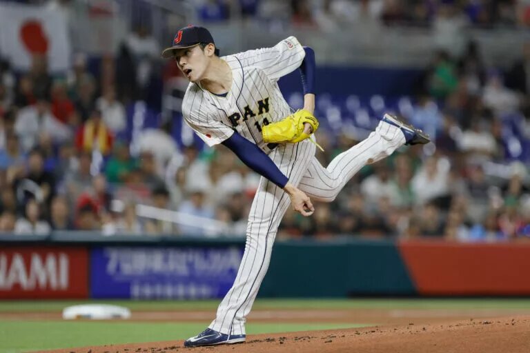 Roki Sasaki met with the Toronto Blue Jays