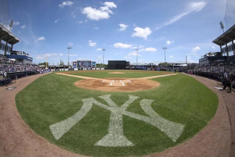 The Yankees are expected to sign international prospect Manny Cedeño this week, adding him to their minor league system.