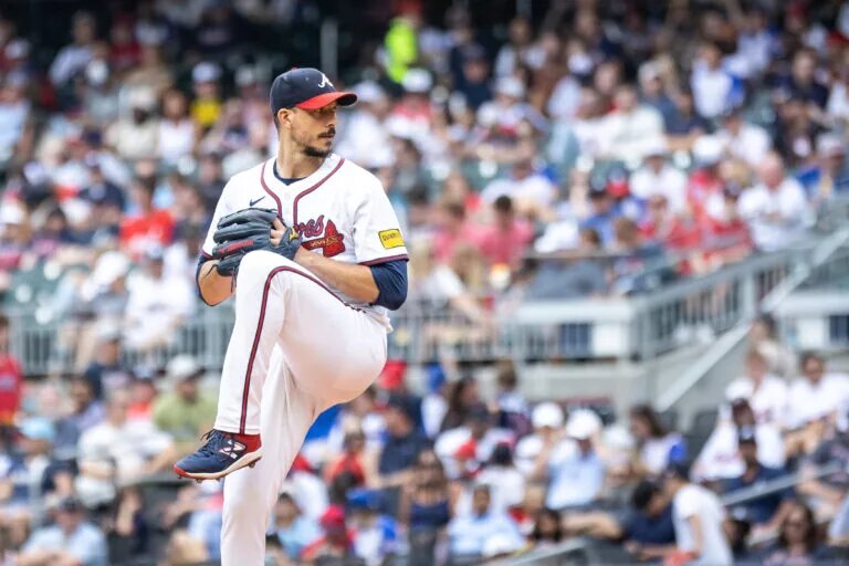 Charlie Morton signs a one-year deal with the Baltimore Orioles