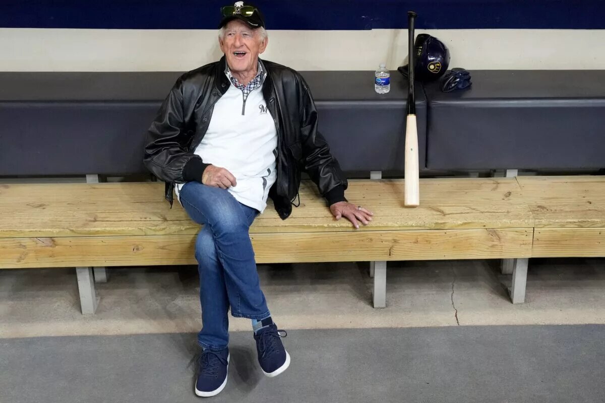 Bob Uecker's playing career didn't contain too many noteworthy moments, but one came when he was playing for the Cardinals against his old team, the Milwaukee Braves.