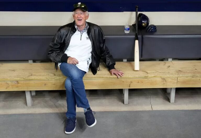 Bob Uecker's playing career didn't contain too many noteworthy moments, but one came when he was playing for the Cardinals against his old team, the Milwaukee Braves.