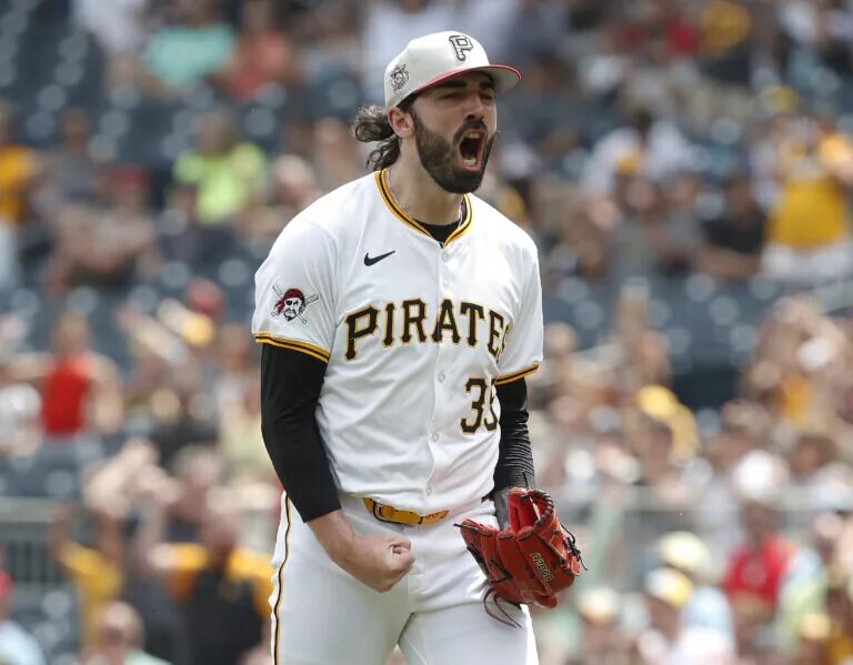 The Guardians have signed reliever Colin Holderman to a one-year deal.