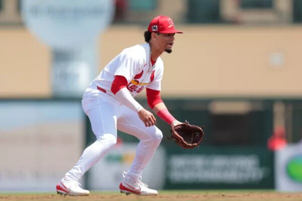 Masyn Winn Suffers Knee Tweak in Series Finale