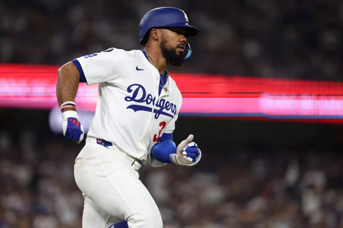 As part of the latest Dodgers offseason news, Teoscar Hernandez is not going anywhere.