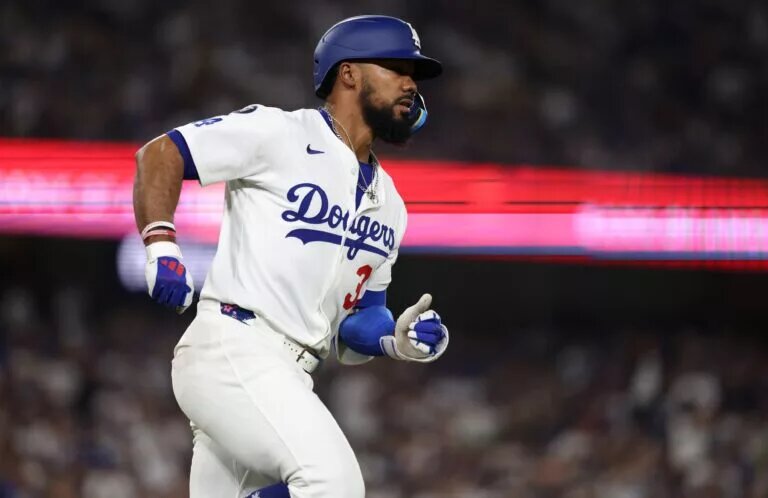 As part of the latest Dodgers offseason news, Teoscar Hernandez is not going anywhere.