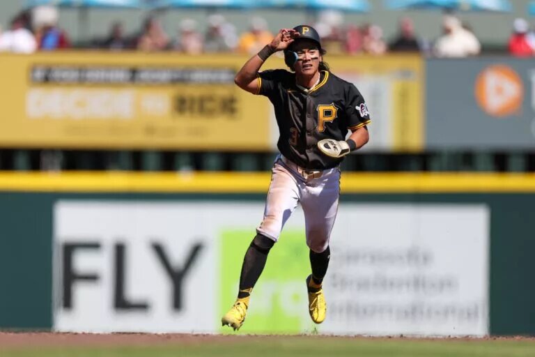 The Pirates recalled Ji Hwan Bae from Triple-A Indianapolis on Friday.
