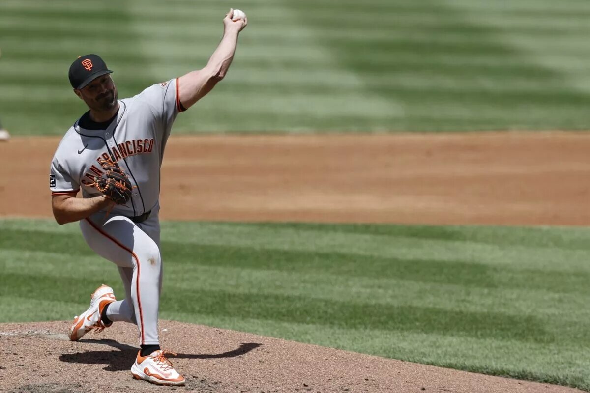 Robbie Ray is off to a hot start in his first year in a Giants uniform.