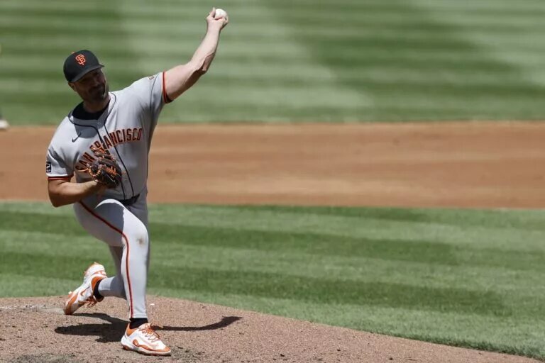 Robbie Ray is off to a hot start in his first year in a Giants uniform.