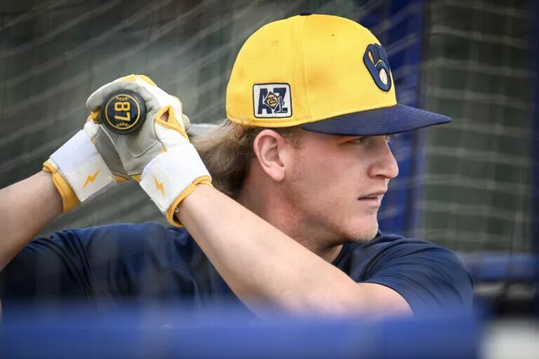 Cooper Pratt has reportedly signed an eight-year extension with the Brewers.