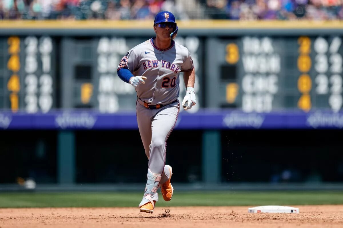 Were teh Mets better off with Pete Alonso (pictured), or now with Bo Bichette?