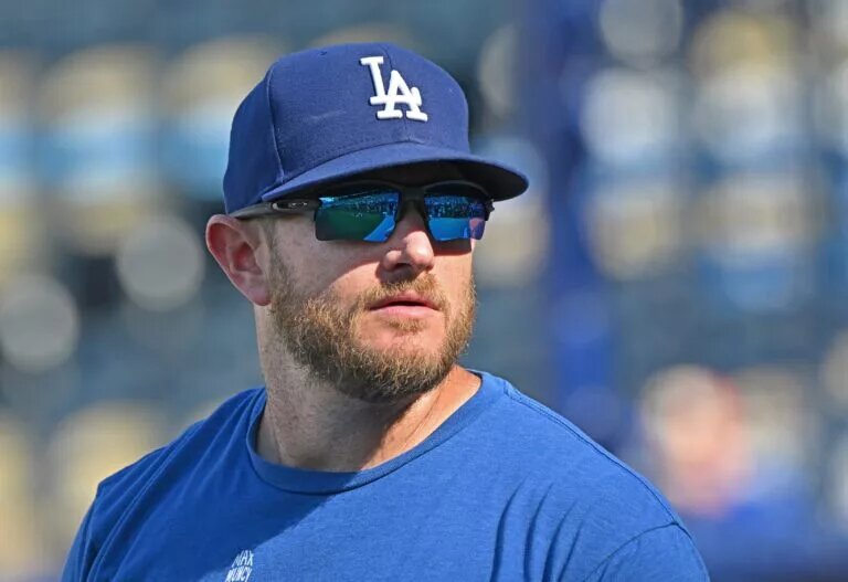 Max Muncy (pictured) will be available for the Dodgers in the Wild Card Series.