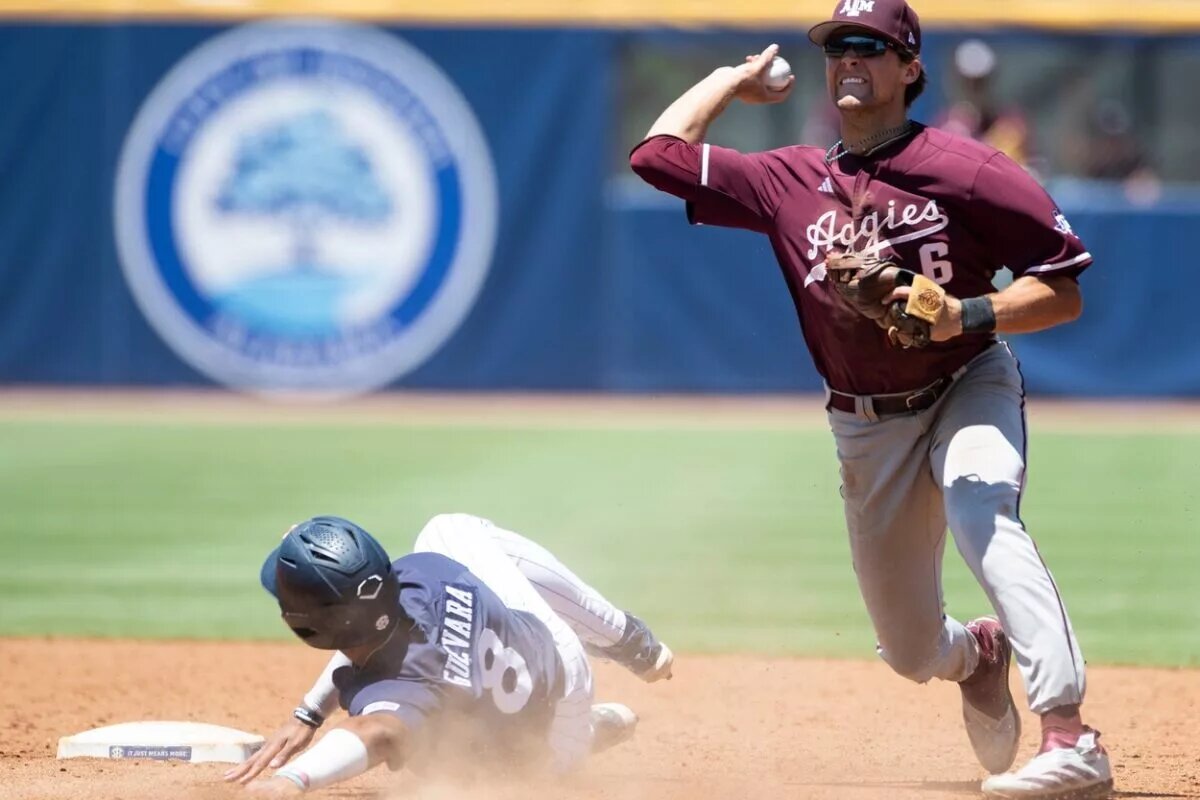 The Yankees took Texas A&M shortstop Kaeden Kent (right) in round three of the 2025 MLB Draft.