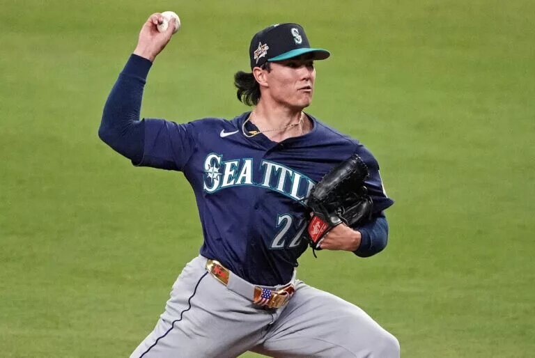 Bryan Woo is a potential dark horse for the AL Cy Young Award in 2026.