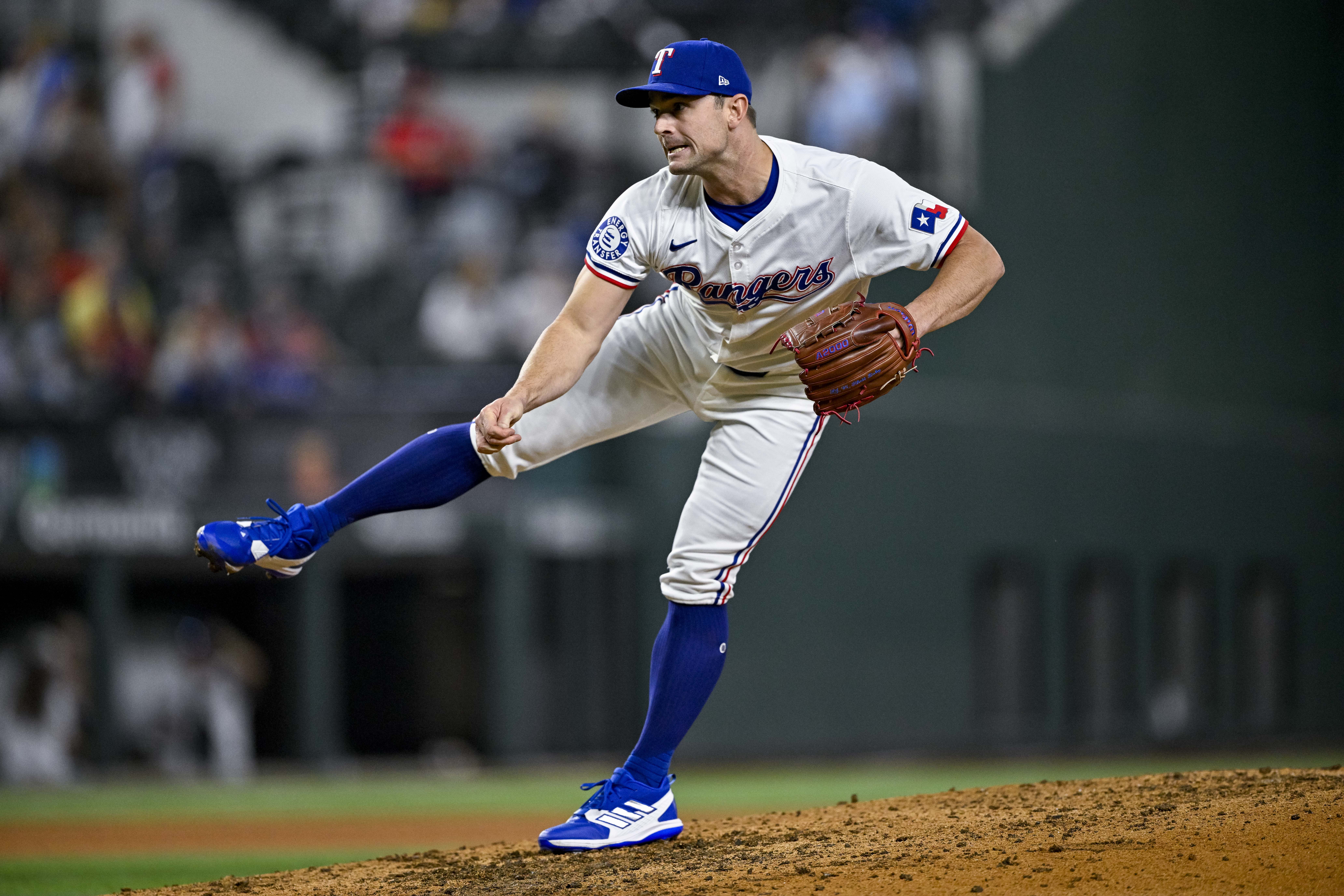 The Phillies have called up David Robertson from Triple-A, beginning the veteran's third stint with the team.