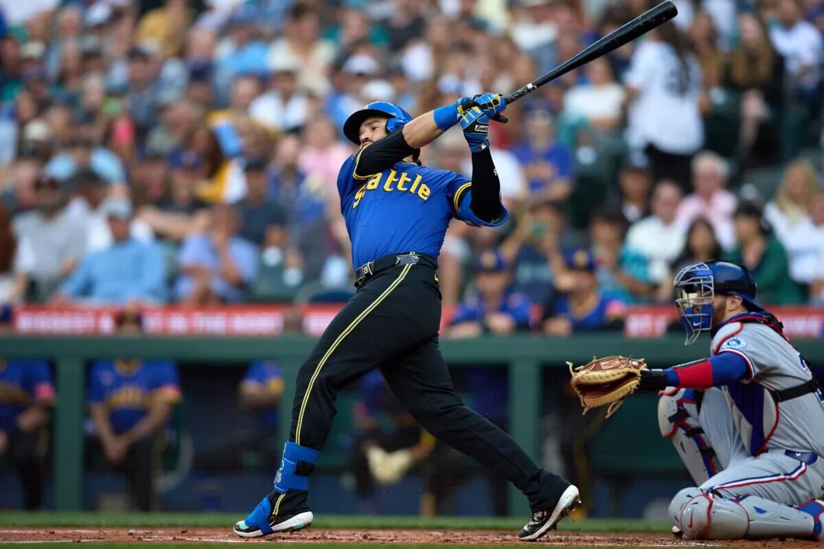 The return of Eugenio Suárez to the Mariners appears more possible after Justin Hollander's recent comments.