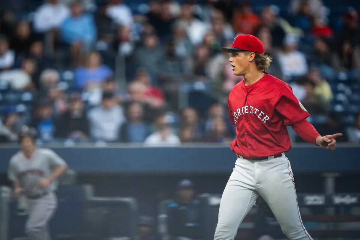 The Red Sox are calling up southpaw Connelly Early for his MLB debut Tuesday night.
