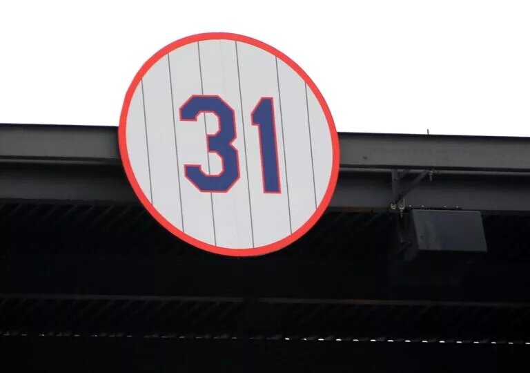 Mike Piazza's home run 10 days after the 9/11 attacks helped heal a wounded city and nation.