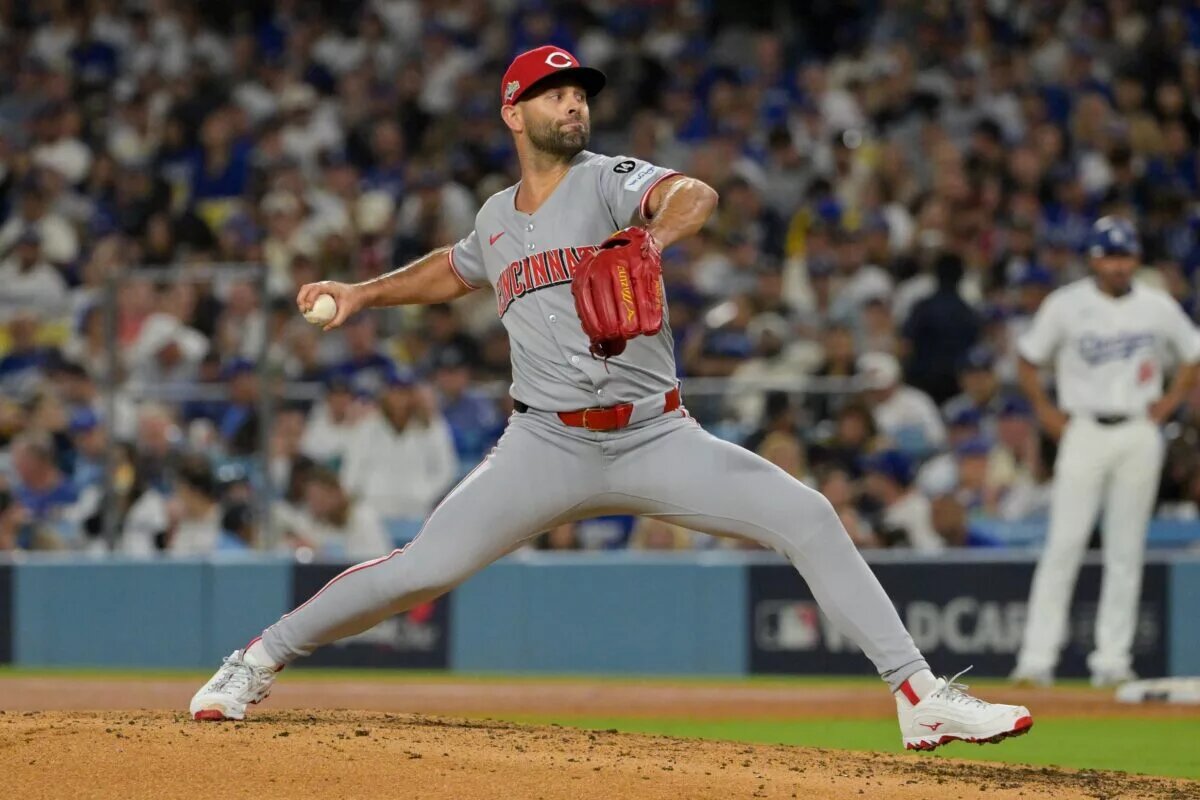 The Rays signed former Reds starter Nick Martinez to a one-year deal.