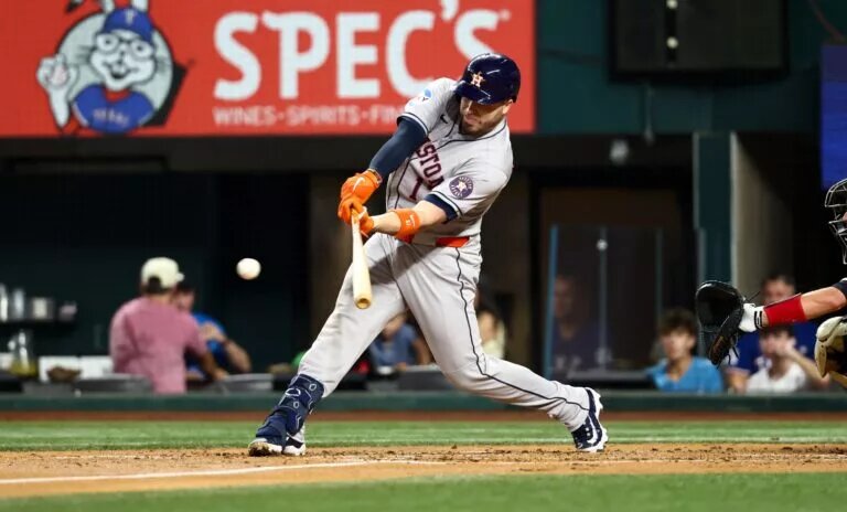 The Rays have been linked to former Astros catcher Victor Caratini in free agency.