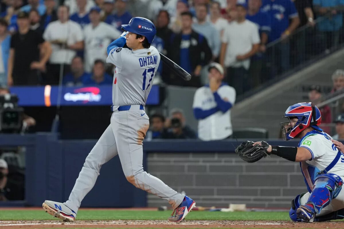 Shohei Ohtani (17) singles for the Dodgers in the 2025 World Series