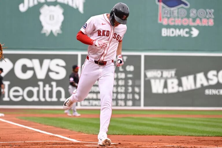 Roman Anthony scores a run for the Red Sox.