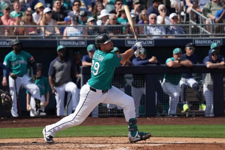 Cal Raleigh has goen through extensive struggles at the plate to begin the 2026 season.