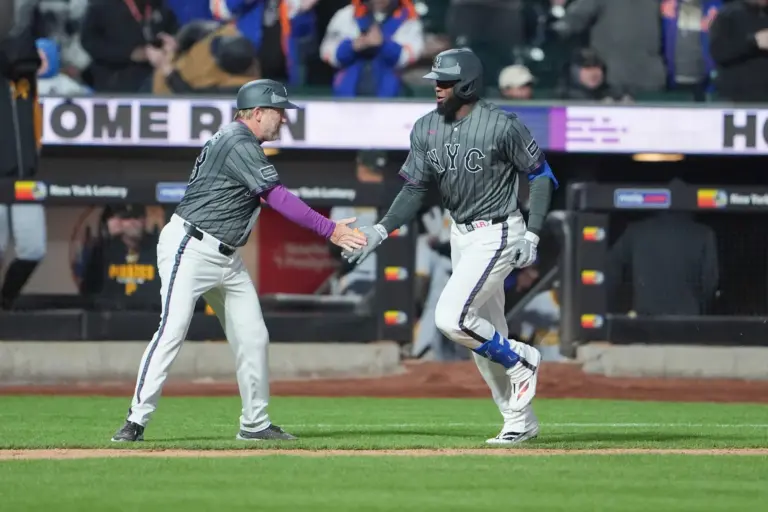 Luis Robert Jr. hit a walk-off homer in his second game with the Mets on Saturday.