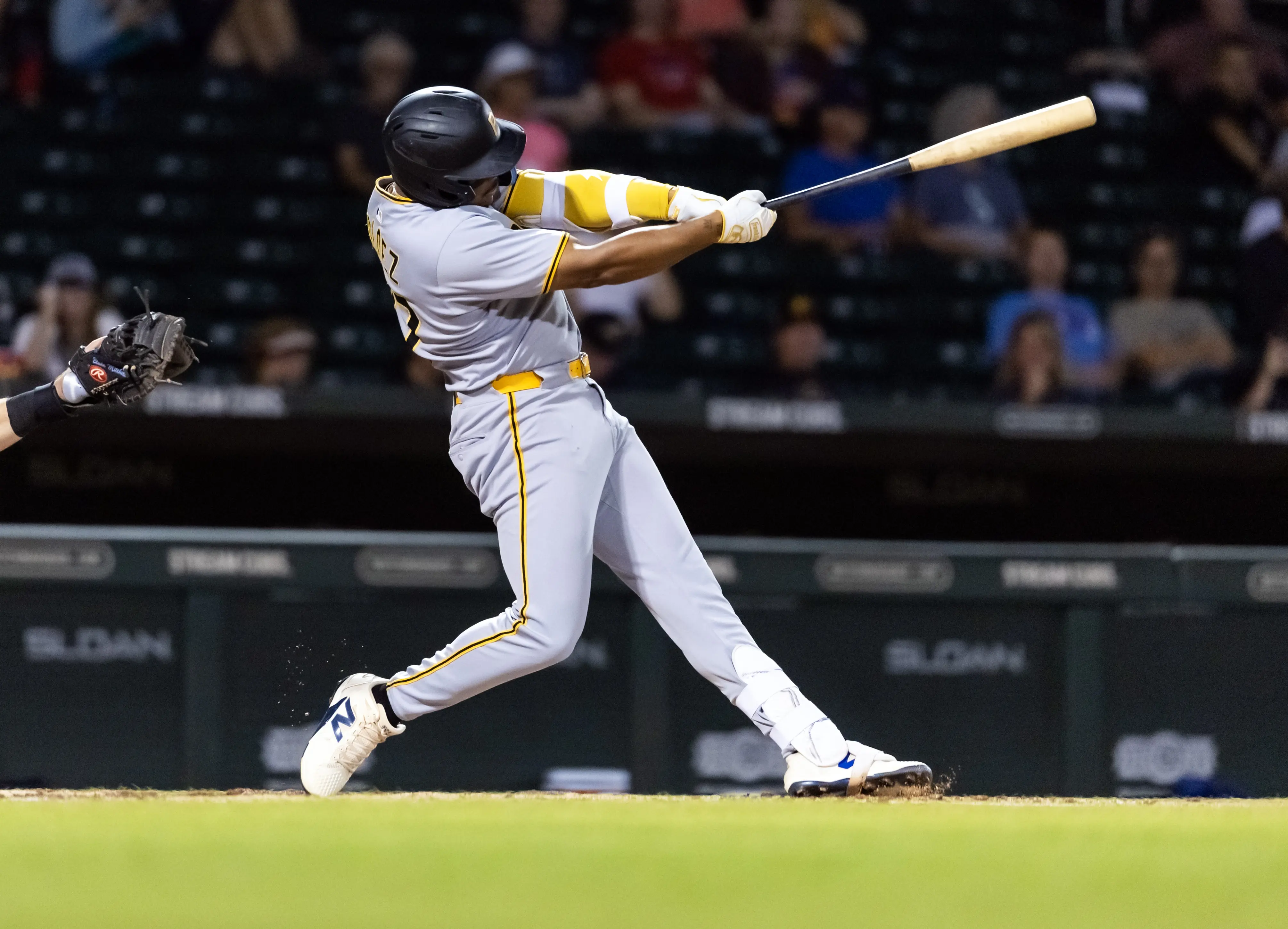 Report: Pirates Calling Up Esmerlyn Valdez For MLB Debut