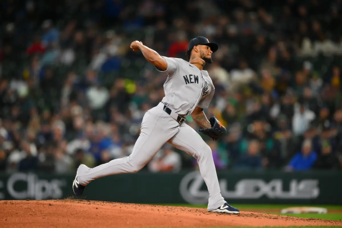 Yankees relief pitcher Camilo Doval (75) pitches to the Seattle Mariners during the eighth inning at T-Mobile Park.