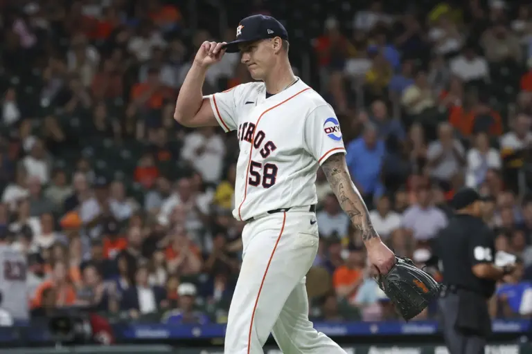 Astros starting pitcher Hunter Brown (58) tips his cap while walking off the field after a pitching change during the sixth inning against the Detroit Tigers at Daikin Park.