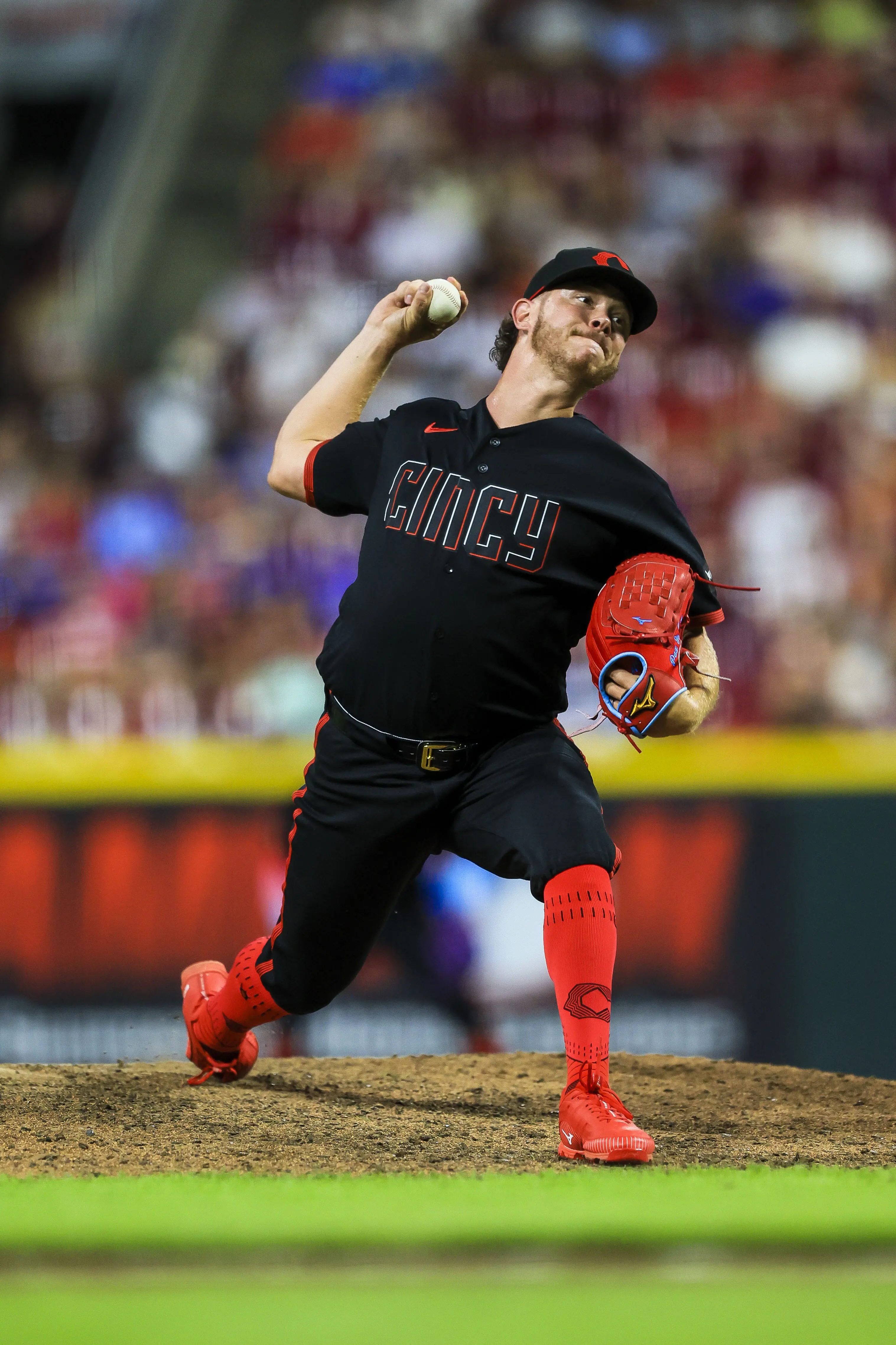 Cincinnati Reds reliever Emilio Pagan pitching vs the Chicago Cubs.