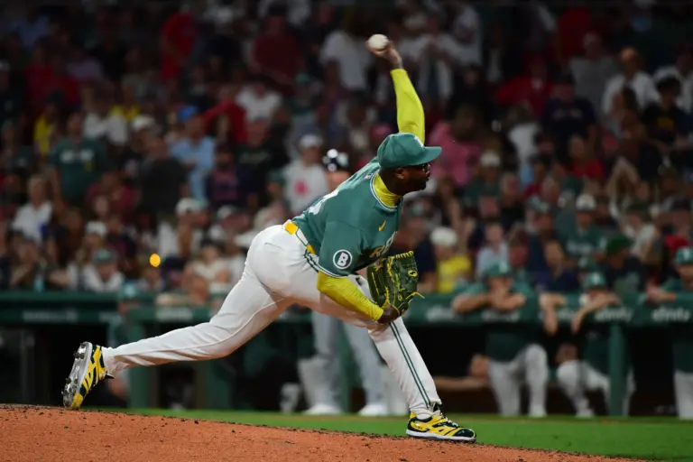 Boston Red Sox closer Aroldis Chapman pitching vs the Tampa Bay Rays.