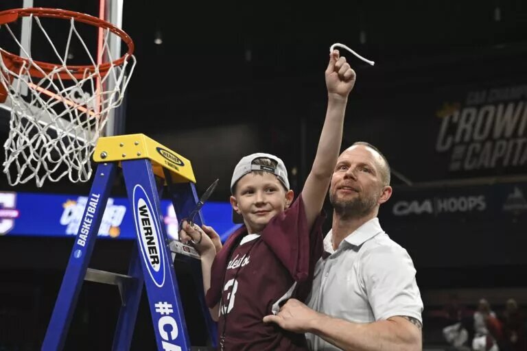 Charleston led by Pat Kelsey ready for first round upset in NCAA tournament.