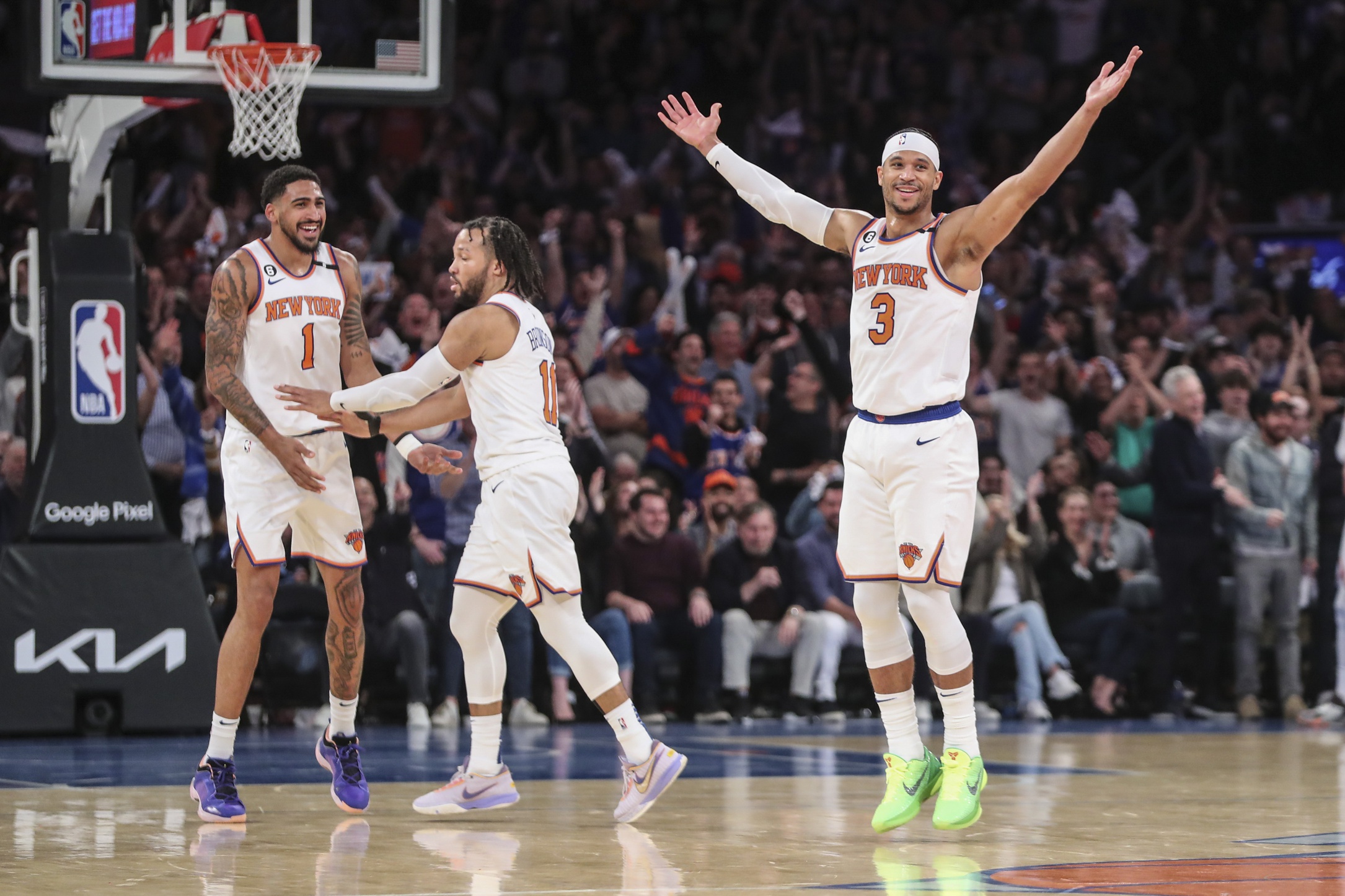 New York Knicks beat the Cleveland Cavaliers
